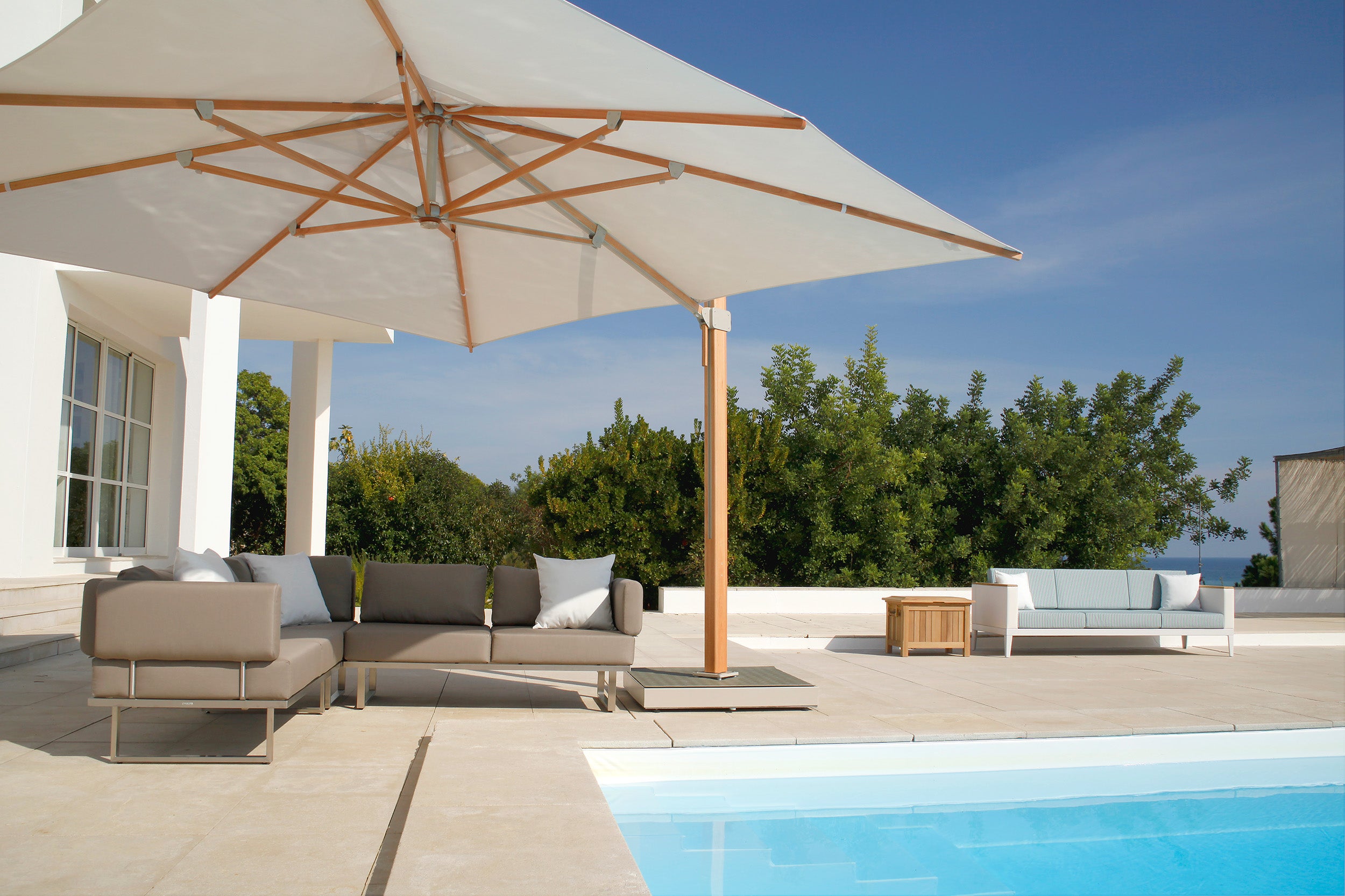Barlow Tyrie - Napoli Parasol Eucalyptus Frame and Canvas Material