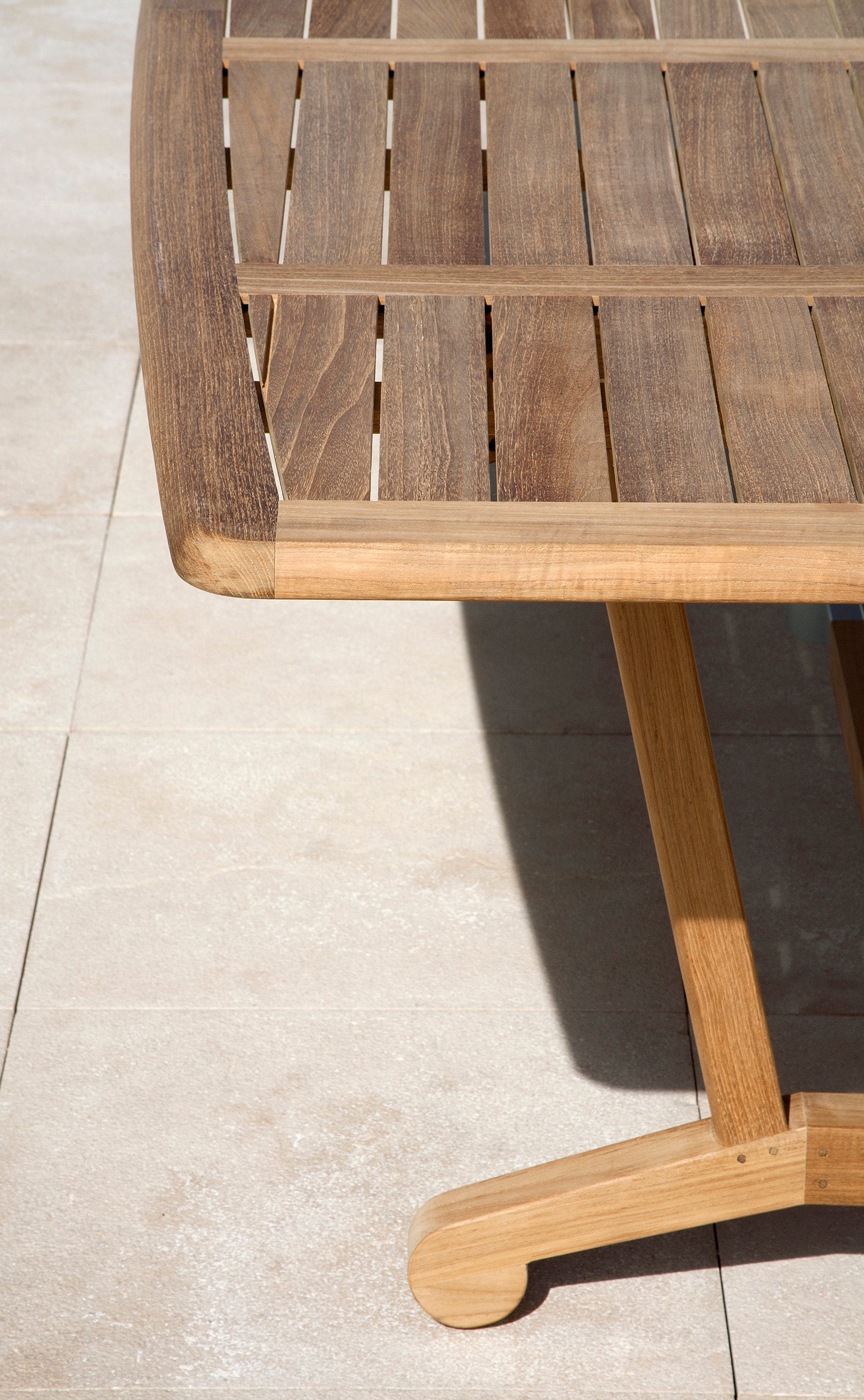 Barlow Tyrie - Chesapeake Table 280