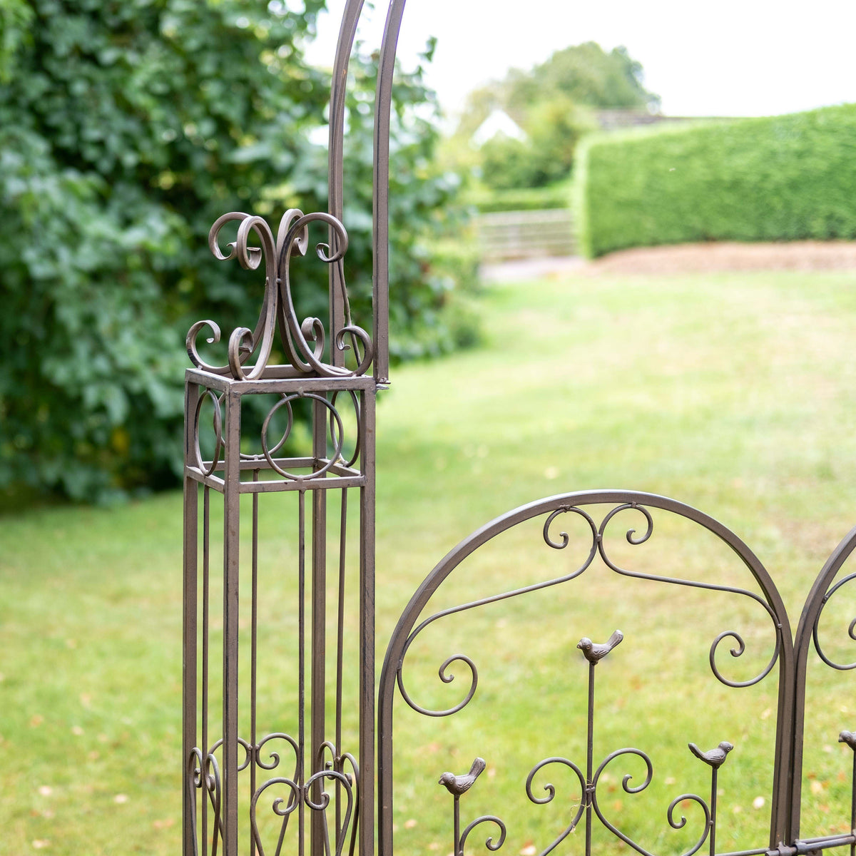 EGF Woodland Gates w/arch