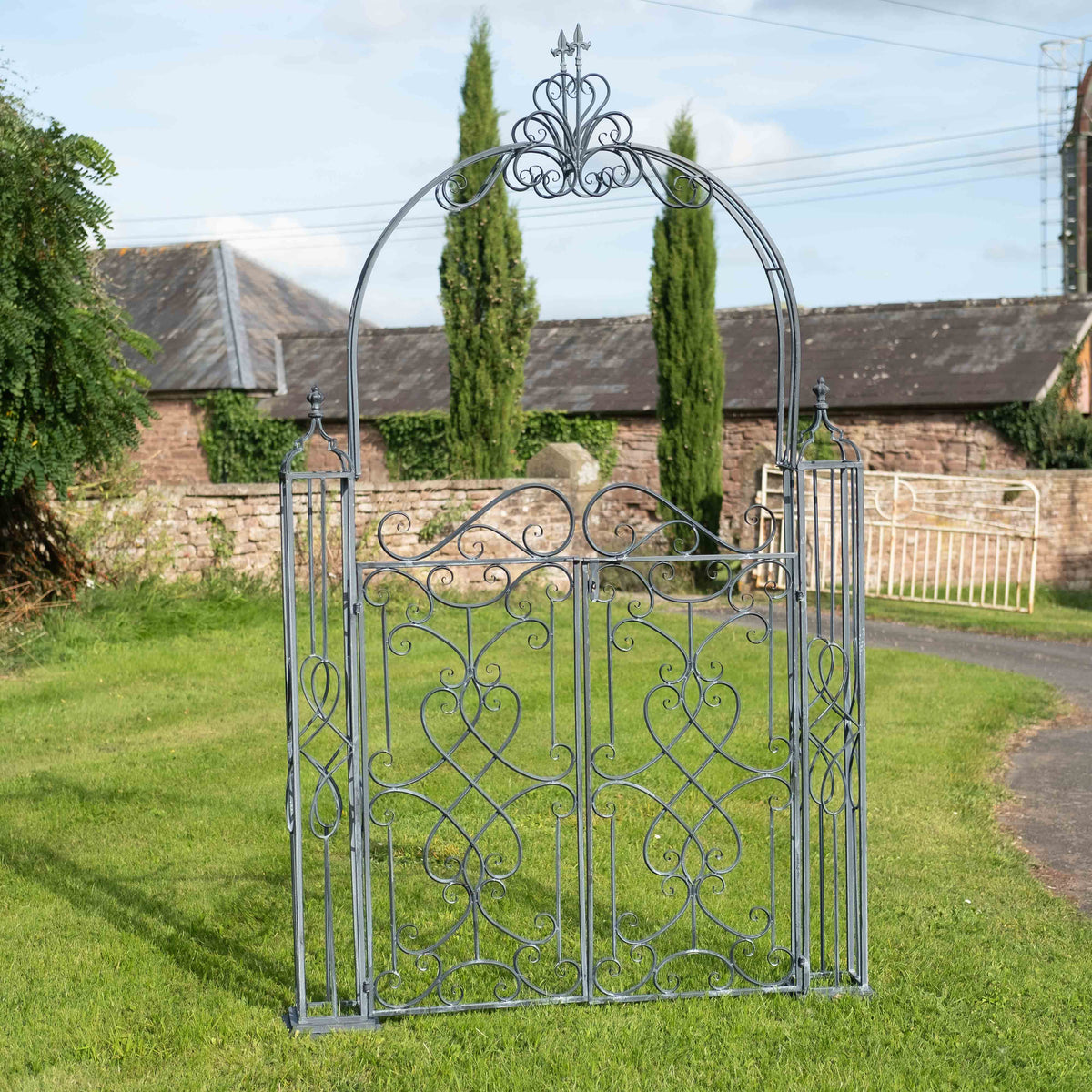 EGF Heritage Gate with Arch Wrought Iron