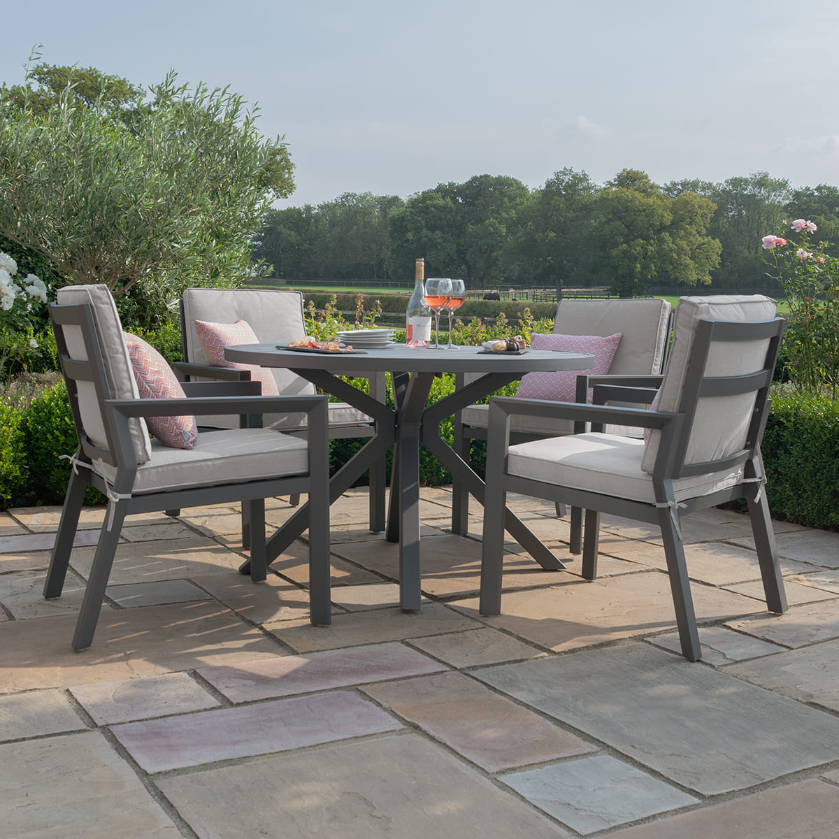 Maze - New York 4 Seat Round Aluminium Dining Set - Dove Grey