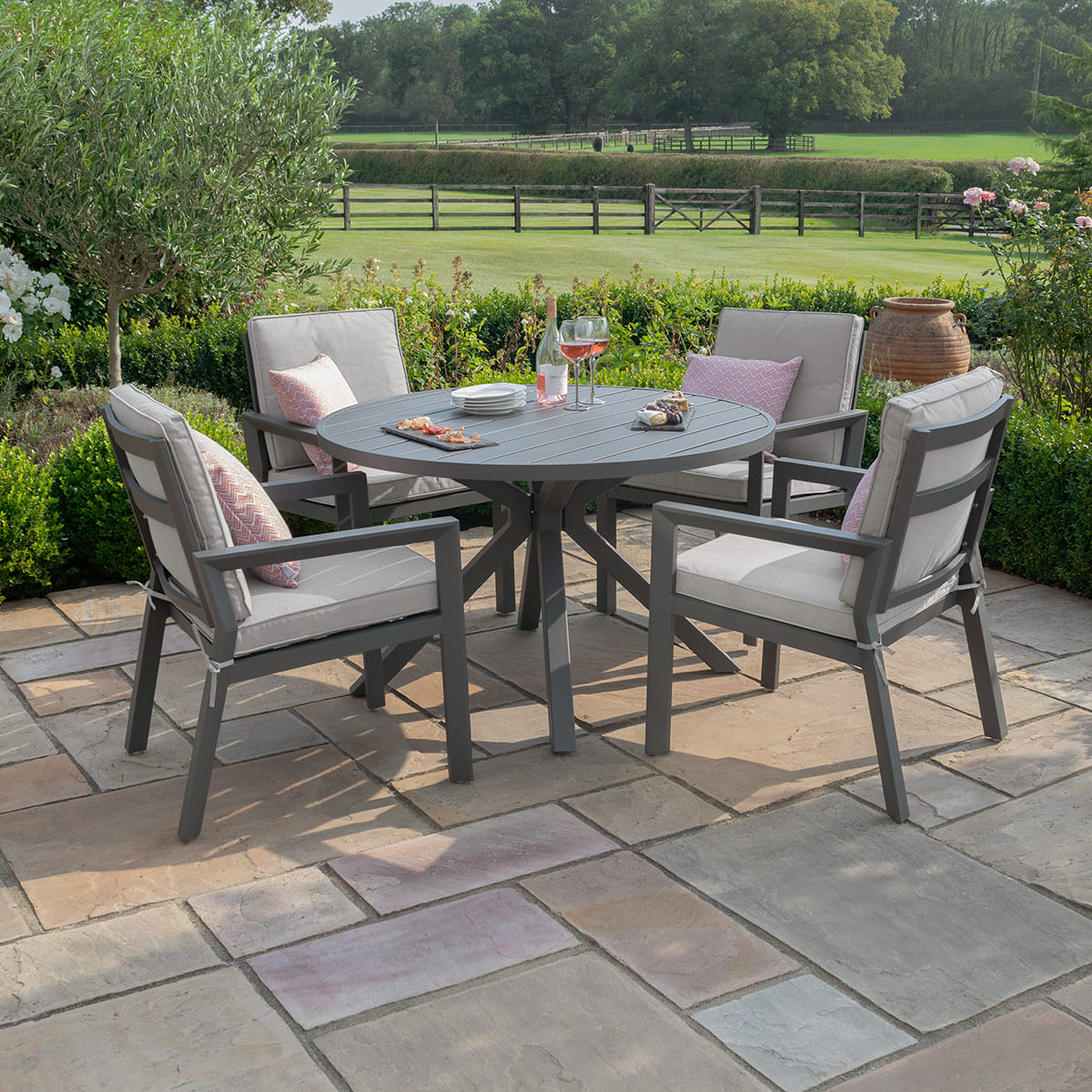 Maze - New York 4 Seat Round Aluminium Dining Set - Dove Grey