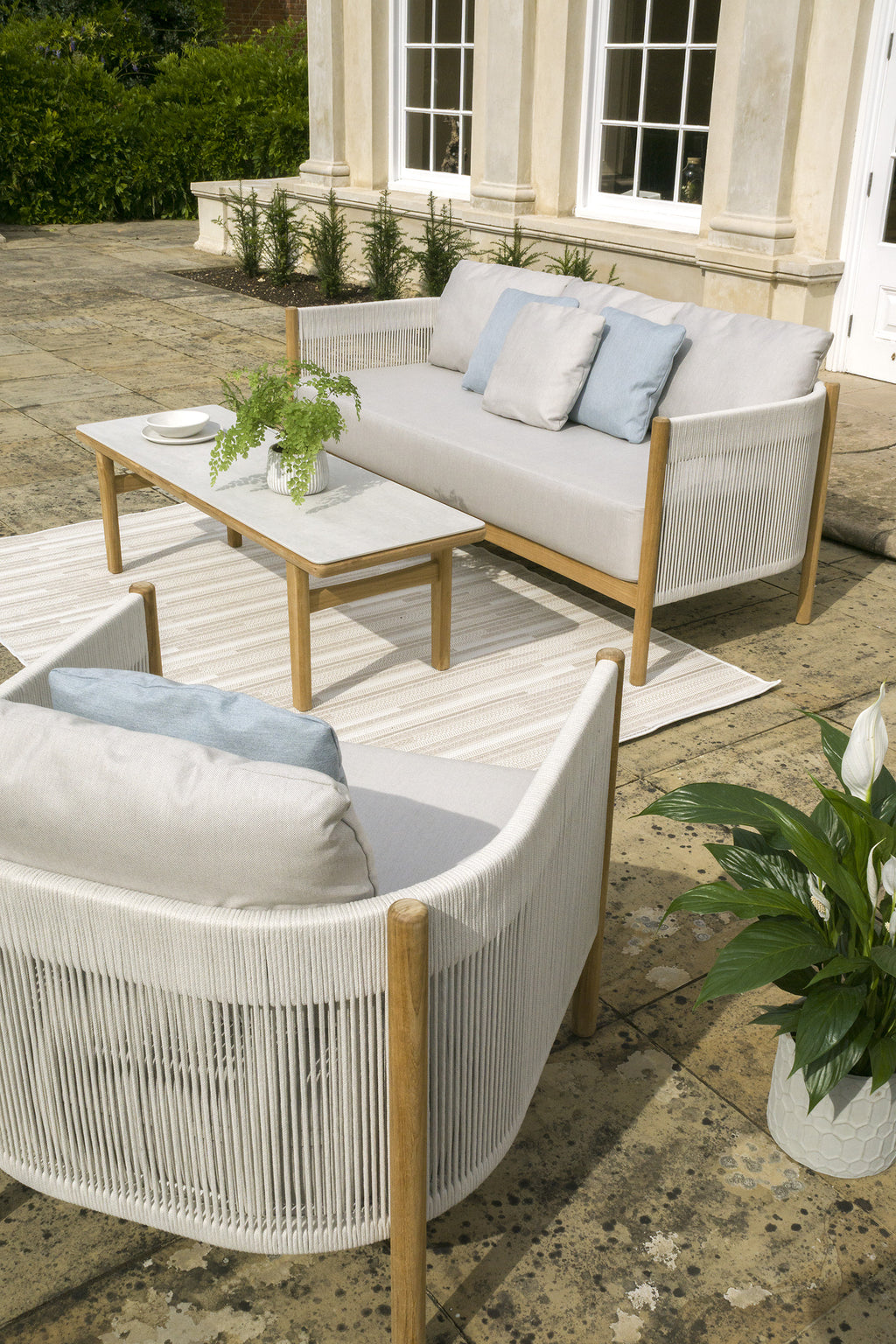 Cocoon Deep-Seated Settee